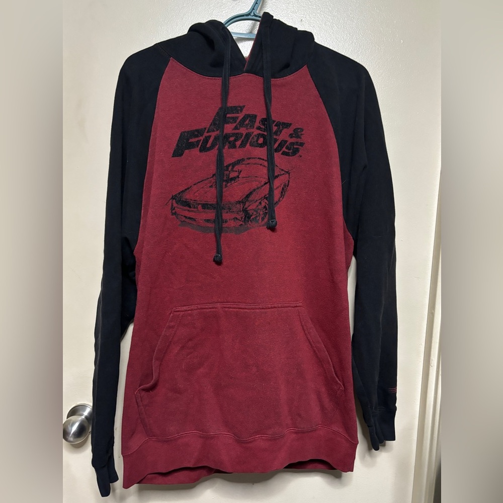 UNIVERSAL STUDIOS FAST & FURIOUS PULLOVER HOODED SWEATER